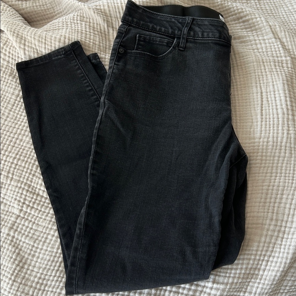 Black Skinny Jeans-Ava & Viv